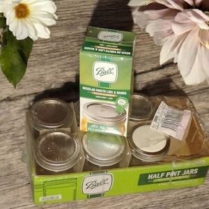 NWT Ball Reg Mouth 1/2Pint (8 oz) Glass Mason Jars/12pk Ball RegMouth Lids&Bands